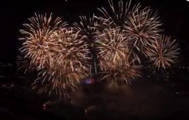 Feux d artifice vue du ciel photographie par un drone