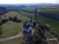 Image aerienne eglise en normandie