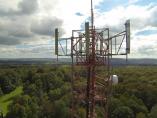 Photo d'inspection aérienne par drone d'une antenne 