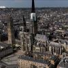 La cathedrale de rouen en vue aerienne par drone