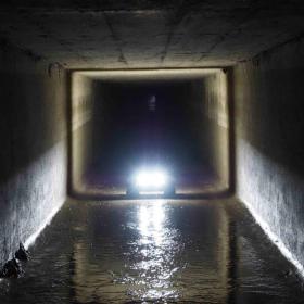 Le robot pendant une inspection en espace confine