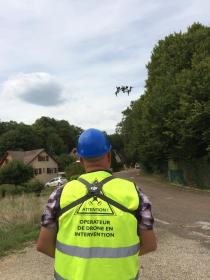 Opérateur de drone en intervention