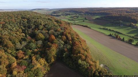 Paysage en vue aérienne de drone dans les hauts de France