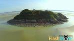 Petite ile a maree basse dans la baie du mont saint michel en vue aerienne