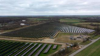 Inspections par drone en Île de France, photo aérienne chantier panneaux solaires