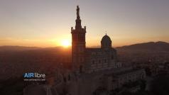 Photo aérienne notre Dame de la Garde a Marseille