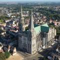 Cathédrale de Chartres en Eure-et-Loir vue par un drone