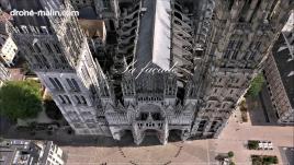 Photo aerienne par drone de la facade de la cathedrale de rouen