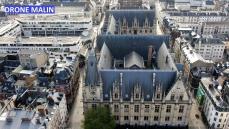 Photo aérienne par drone du palais de justice de Rouen en Normandie 
