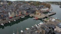 Photo aerienne vieux bassin de honfleur par drone