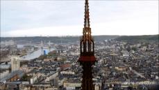 Photographie aérienne par drone cathédrale de Rouen la flèche vue du ciel
