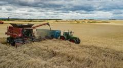 Photographie aérienne par drone de la moisson en Eure et Loir