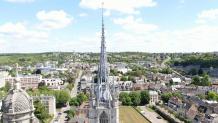 Photo aérienne par drone flèche de la cathédrale Notre Dame