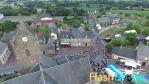 Prise de vue aerienne par drone d une course cycliste dans la manche