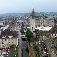 Promenade de l iton le beffroi et la mairie d evreux