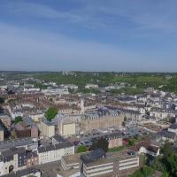 Un drone photographie le centre ville d evreux