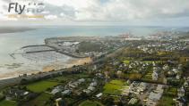 Ville de Bretagne en Photo aérienne par drone