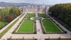 Vue aerienne chateau par drone en normandie