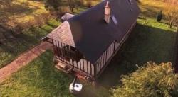 Vue aerienne de bien immobilier filme ou photographie par un drone