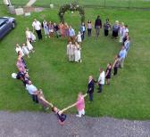 Vue aérienne de mariage par drone dans les Vosges