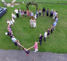 Vue aérienne de mariage par drone en Occitanie