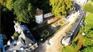 Vue aérienne du château d'Issou