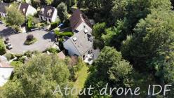Vue aérienne maison par pilote drone Gif sur Yvette Essonne