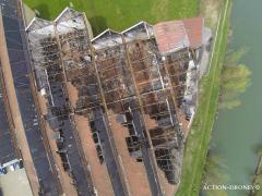 Vue aérienne par drone d un bâtiment dévaste par un incendie pour assurance