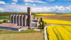 Vue aérienne par drone d une usine en Eure et Loir