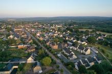 Vue aérienne par drone village de Bretagne